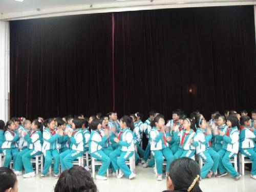 瞧,那些精彩的节目——《弟子规》主题性学习汇报作文