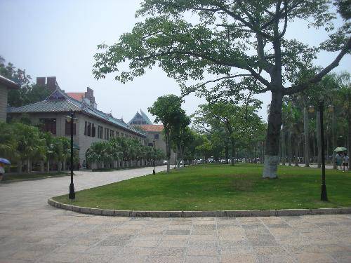 我的夏令营之旅(一)——走进厦门大学作文