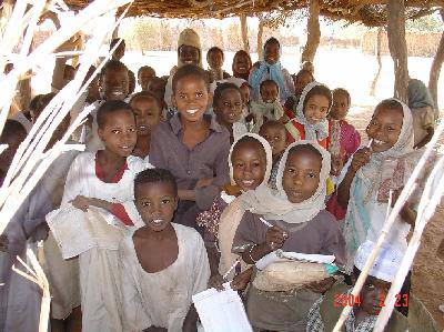 美丽的校园与非洲简陋的教室(图16张)作文