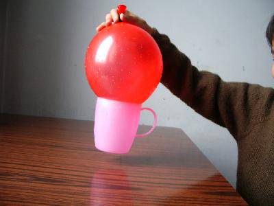 科学小试验——有魔力的气球作文