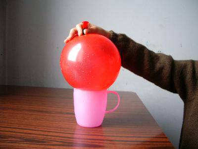 科学小试验——有魔力的气球作文