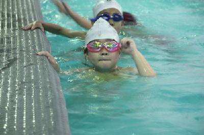 丫丫从旱鸭子成功转型为小青蛙作文