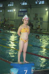 丫丫从旱鸭子成功转型为小青蛙作文