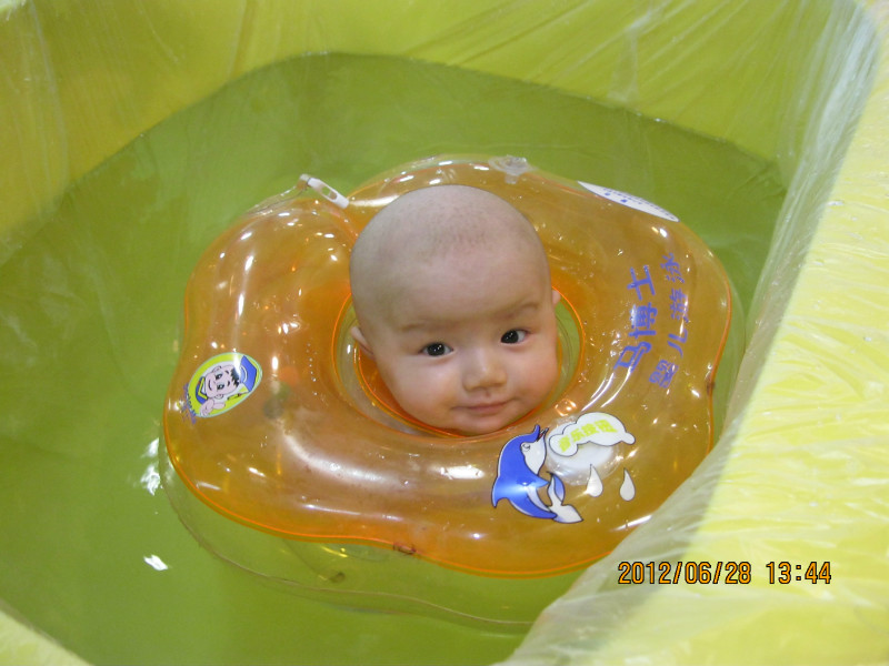 -明日女儿100天了,上萌照纪念一下-