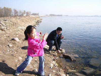 ��ĩ,�ƺӰ��߷ŷ�ȥ����