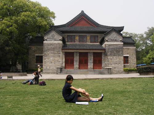 �Ͼ�֮�С����Ͼ���ѧ����