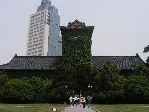 �Ͼ�֮�С����Ͼ���ѧ����