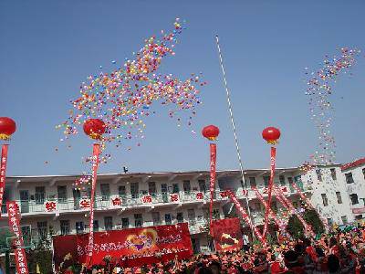 ��ףĸУ��ʮ��������