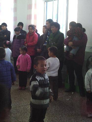 �и��ڡ������׶�԰��ɫ�ε�չʾ������