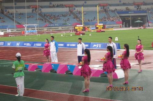 �����񻶣�����Ƭ������