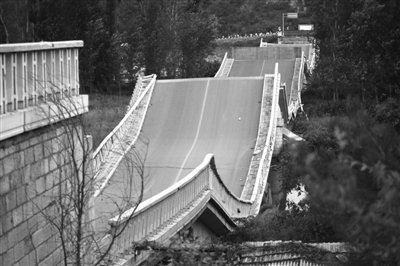 ��������ʦ������֮����ѹ���ŵ���ʾ-С������·�ˣ�6��2012-7-24