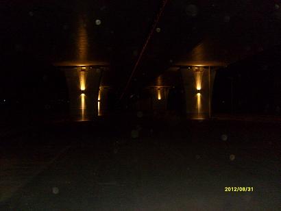 С�����ڹ���������̲���ţ����ţ���ҹ͵��ͼƬ.2012��8��31�գ�9��2�շ�����ԭ����